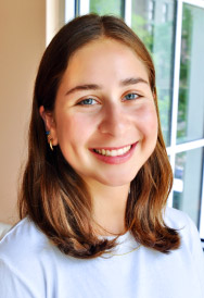 Lily G. : Instructor